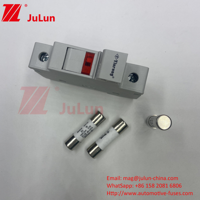 Solar-PV-Schutzschutzhalter mit DIN-Leitschutzschutzschutz 10A-63A Keramikkörper Silber-Schutzschutz-Element