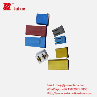 Littel Automobile Square Fuse 32V 58V Zigarettenanzünder 495 Sicherungskasse 20A30A40A50A60AImportiert