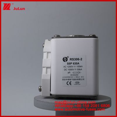 RS306-2 S5P 630A Quadratische Elektrofahrzeugtraktion Karemische Sicherung EV oder HEV Elektrofahrzeugtraktion DC Für EV HEV AC1250V 100KA DC1000V 50KA AR