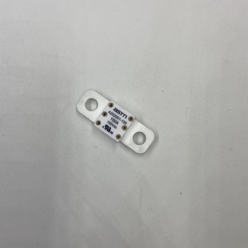 150A 150VDC Leistungsumwandlung Keramische Automotive Sicherungen hohe Bruchfähigkeit 16KA 20KA mit empfohlenem engen Drehmoment 11-13N·m Für M8
