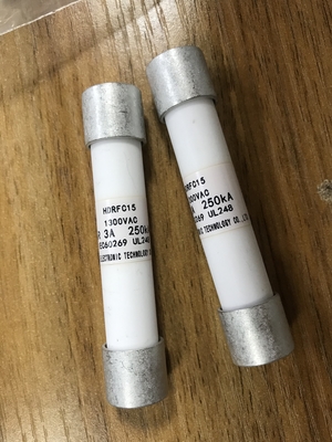 keramische materielle Hochspannungssicherung gegenwärtiges 250KA 15X75mm 3A 1300V