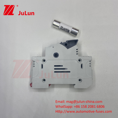 Solarfotovoltaische Sicherungshalter mit keramischer Sicherung für den Photovoltaik-Schutz Sicherungshalter Basis 14x51MM RT18X-63-2P