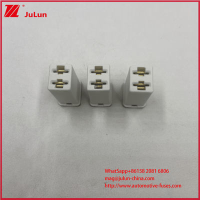 Fahrzeug 32VDC Schaltkreisbrecher Mini-Auto Sicherungen 25A 32V Endgeräte weibliche Quadrat Plug-In Sicherung Link für Fahrzeug 0495025.ZXA